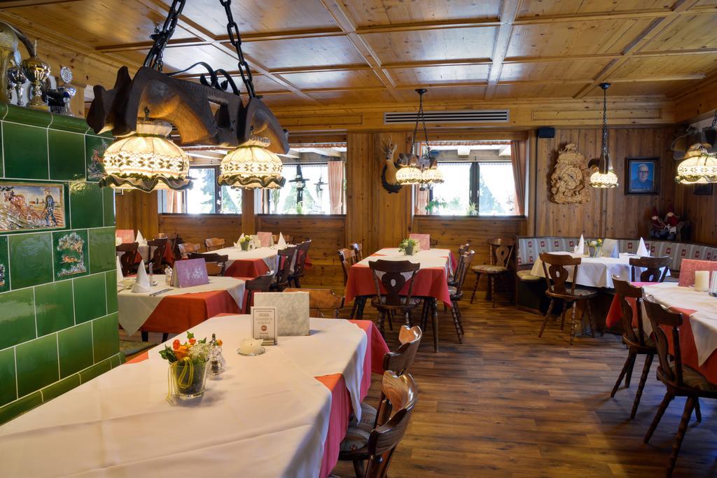 Hotel Schoene Aussicht Хорнберг Екстериор снимка